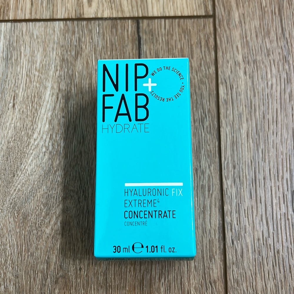 NEW AND SEALED - NIP+FAB Hydrate Hyaluronic Fix Extreme Concentrate 1.01 fl oz